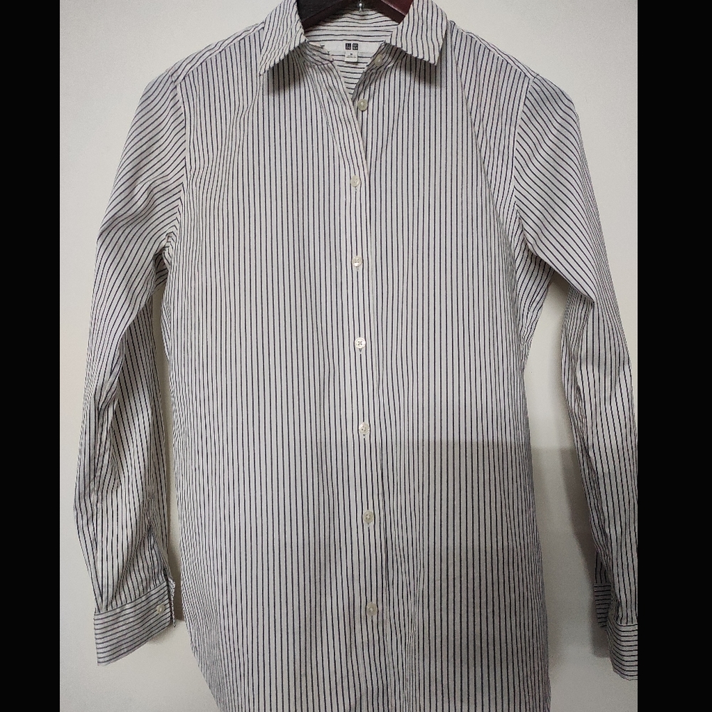 Uniqlo Stripe Shirt 🤍 - Picture 8 of 10